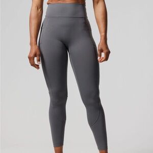 133 NWT Three Nails Nova Pocket Leggings 27”- Size M